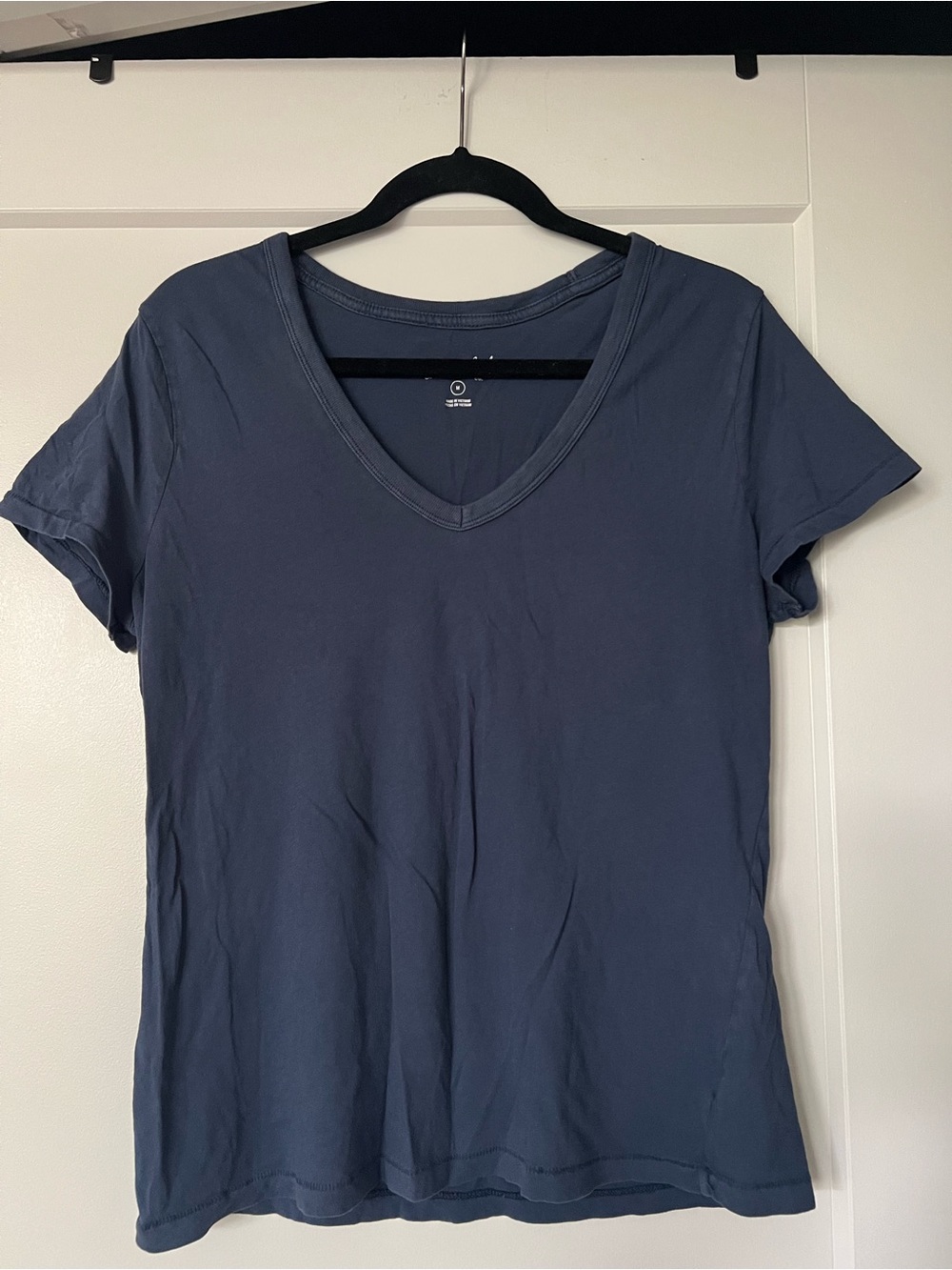 Universal Thread Women's V-Neck Tee Bundle - Picture 3 of 5